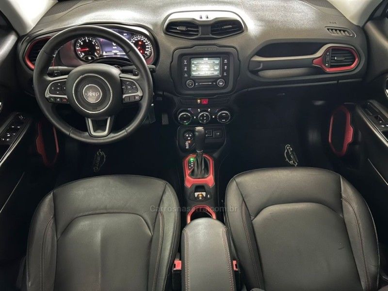 JEEP RENEGADE 2.0 16V TURBO TRAILHAWK 4X4 2015/2016 CIMIRRO AUTOMÓVEIS TAQUARA / Carros no Vale JEEP RENEGADE 2.0 16V TURBO TRAILHAWK 4X4 2015/2016 CIMIRRO AUTOMÓVEIS TAQUARA / Carros no Vale