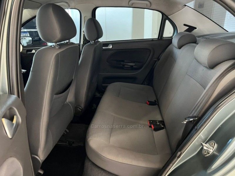 VOLKSWAGEN VOYAGE 1.0 MI 8V 2011/2012 CIMIRRO AUTOMÓVEIS TAQUARA / Carros no Vale