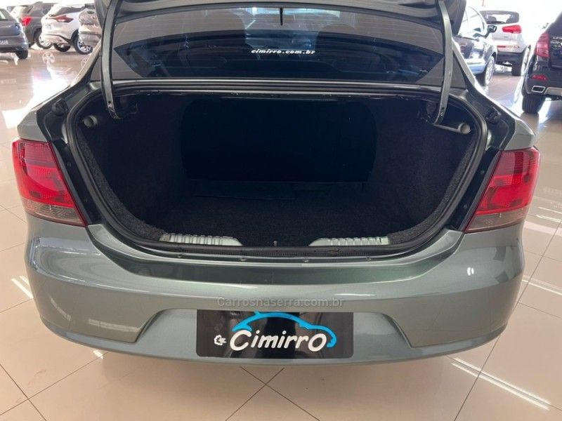 VOLKSWAGEN VOYAGE 1.0 MI 8V 2011/2012 CIMIRRO AUTOMÓVEIS TAQUARA / Carros no Vale