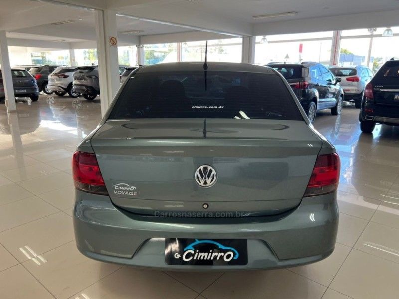 VOLKSWAGEN VOYAGE 1.0 MI 8V 2011/2012 CIMIRRO AUTOMÓVEIS TAQUARA / Carros no Vale