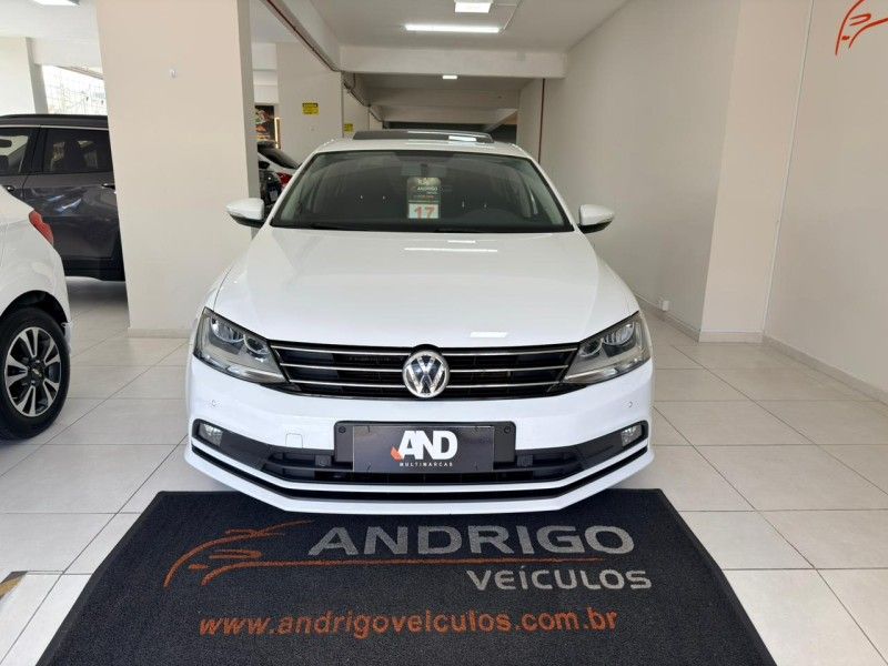 VOLKSWAGEN JETTA 1.4 16V TSI COMFORTLINE TIPTRONIC 2016/2017 ANDRIGO VEÍCULOS CAXIAS DO SUL / Carros no Vale