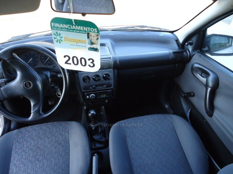 CHEVROLET CORSA 1.0 MPFI CLASSIC SEDAN 8V 2003/2003 BOURSCHEID CARROS E MOTOS SANTA CLARA DO SUL / Carros no Vale