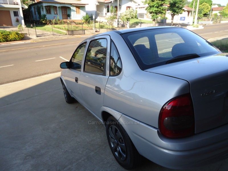 CHEVROLET CORSA 1.0 MPFI CLASSIC SEDAN 8V 2003/2003 BOURSCHEID CARROS E MOTOS SANTA CLARA DO SUL / Carros no Vale