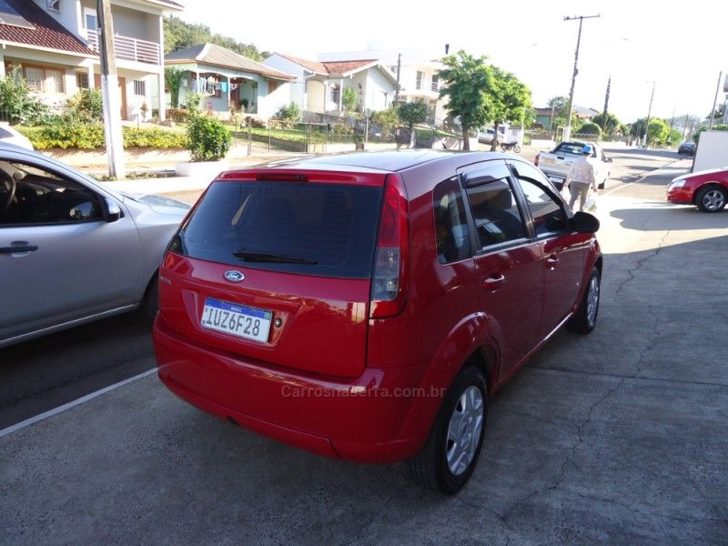 FORD FIESTA 1.0 MPI CLASS 8V 2014/2014 BOURSCHEID CARROS E MOTOS SANTA CLARA DO SUL / Carros no Vale