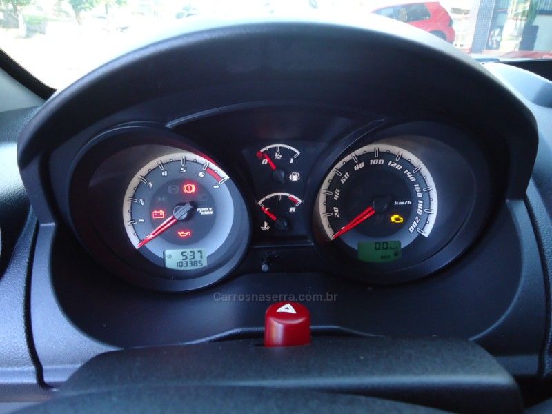 FORD FIESTA 1.0 MPI CLASS 8V 2014/2014 BOURSCHEID CARROS E MOTOS SANTA CLARA DO SUL / Carros no Vale