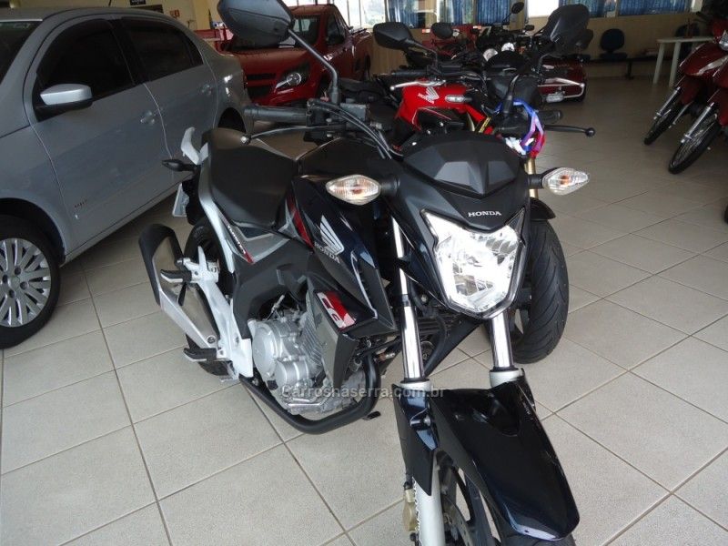 Honda Motos CB 250F TWISTER CBS 2018/2018 BOURSCHEID CARROS E MOTOS SANTA CLARA DO SUL / Carros no Vale