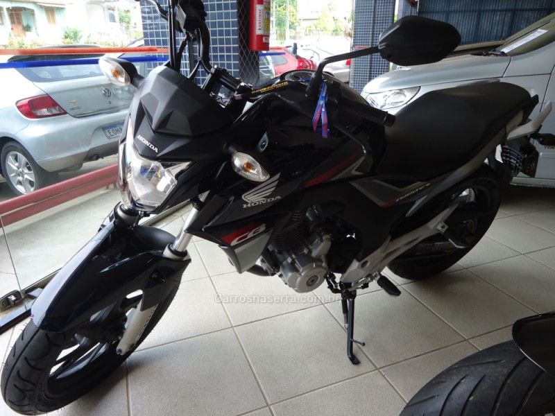 Honda Motos CB 250F TWISTER CBS 2018/2018 BOURSCHEID CARROS E MOTOS SANTA CLARA DO SUL / Carros no Vale
