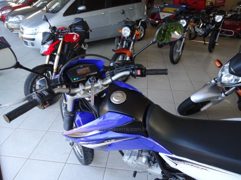 YAMAHA XTZ LANDER CONNECTED 2013/2013 BOURSCHEID CARROS E MOTOS SANTA CLARA DO SUL / Carros no Vale