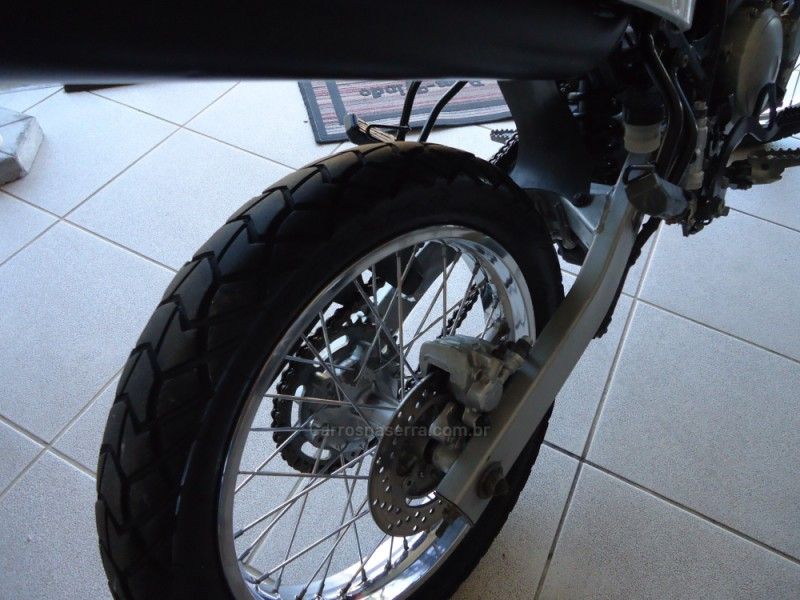 YAMAHA XTZ LANDER CONNECTED 2013/2013 BOURSCHEID CARROS E MOTOS SANTA CLARA DO SUL / Carros no Vale