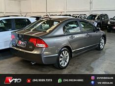 HONDA CIVIC 1.8 LXL 16V 2011/2011 V10 VEÍCULOS CAXIAS DO SUL / Carros no Vale