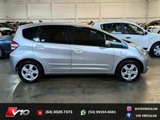 HONDA FIT 1.4 LX 16V 2010/2011 V10 VEÍCULOS CAXIAS DO SUL / Carros no Vale