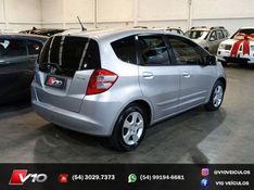 HONDA FIT 1.4 LX 16V 2010/2011 V10 VEÍCULOS CAXIAS DO SUL / Carros no Vale