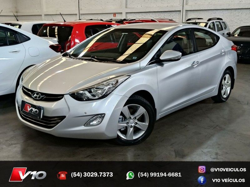 HYUNDAI ELANTRA 2.0 GLS 16V 2012/2013 V10 VEÍCULOS CAXIAS DO SUL / Carros no Vale