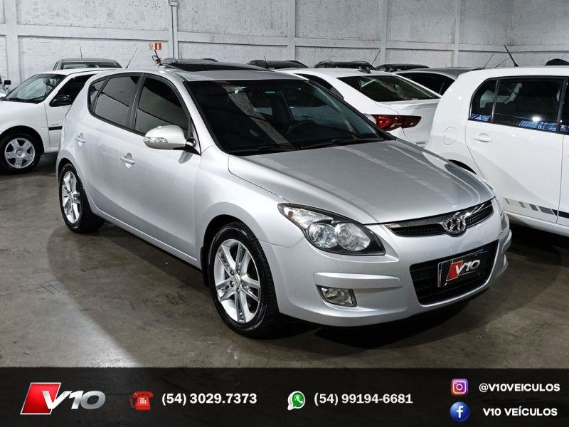HYUNDAI I30 2.0 MPI 16V 2011/2012 V10 VEÍCULOS CAXIAS DO SUL / Carros no Vale