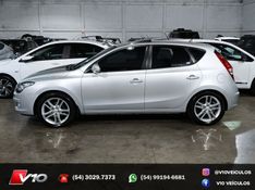 HYUNDAI I30 2.0 MPI 16V 2011/2012 V10 VEÍCULOS CAXIAS DO SUL / Carros no Vale