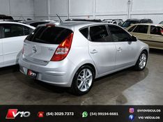 HYUNDAI I30 2.0 MPI 16V 2011/2012 V10 VEÍCULOS CAXIAS DO SUL / Carros no Vale
