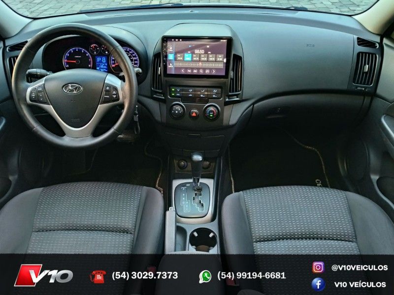 HYUNDAI I30 2.0 MPI 16V 2011/2012 V10 VEÍCULOS CAXIAS DO SUL / Carros no Vale