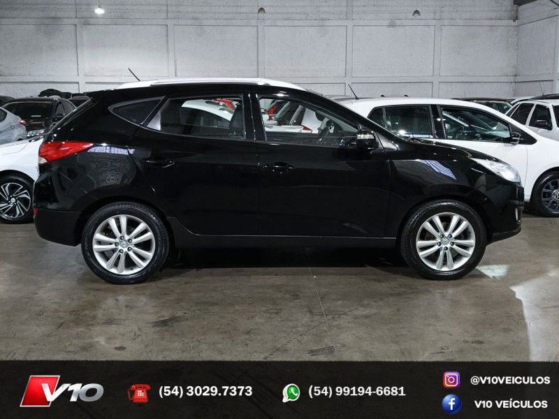 HYUNDAI IX35 2.0 MPI 4X2 16V 2011/2012 V10 VEÍCULOS CAXIAS DO SUL / Carros no Vale