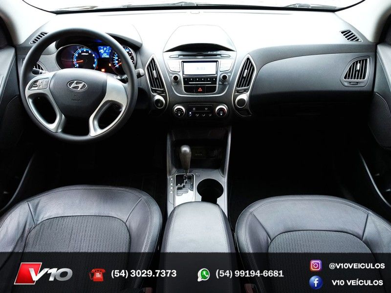 HYUNDAI IX35 2.0 MPI 4X2 16V 2011/2012 V10 VEÍCULOS CAXIAS DO SUL / Carros no Vale
