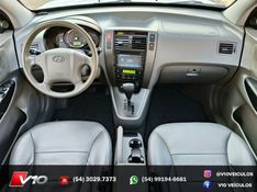 HYUNDAI TUCSON 2.0 MPFI GLS 16V 143CV 2WD 2014/2015 V10 VEÍCULOS CAXIAS DO SUL / Carros no Vale