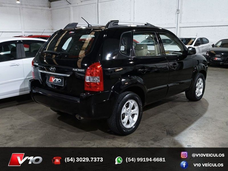 HYUNDAI TUCSON 2.0 MPFI GLS 16V 143CV 2WD 2009/2010 V10 VEÍCULOS CAXIAS DO SUL / Carros no Vale