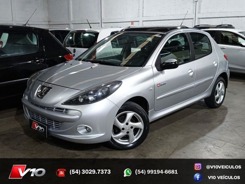 PEUGEOT 207 1.4 QUIKSILVER 8V 2010/2011 V10 VEÍCULOS CAXIAS DO SUL / Carros no Vale
