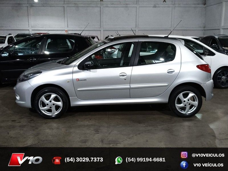 PEUGEOT 207 1.4 QUIKSILVER 8V 2010/2011 V10 VEÍCULOS CAXIAS DO SUL / Carros no Vale