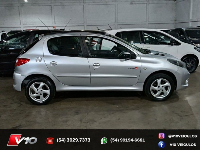 PEUGEOT 207 1.4 QUIKSILVER 8V 2010/2011 V10 VEÍCULOS CAXIAS DO SUL / Carros no Vale