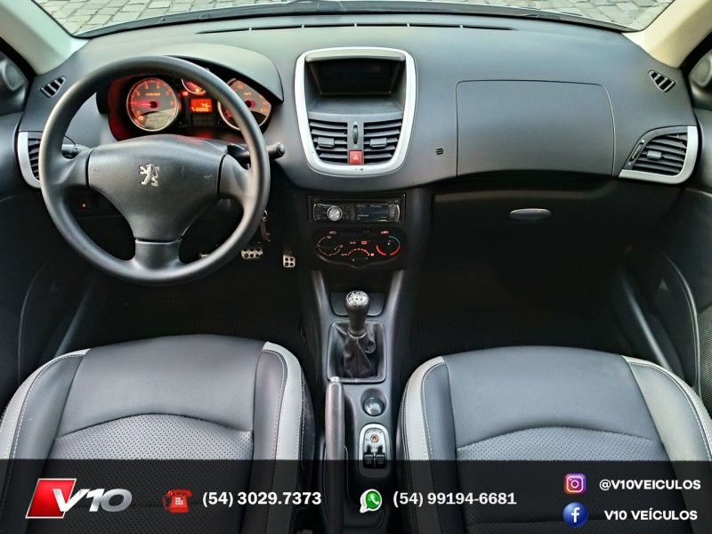 PEUGEOT 207 1.4 QUIKSILVER 8V 2010/2011 V10 VEÍCULOS CAXIAS DO SUL / Carros no Vale
