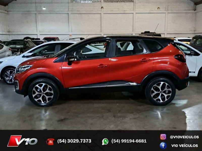 RENAULT CAPTUR 1.6 16V SCE ZEN 2017/2018 V10 VEÍCULOS CAXIAS DO SUL / Carros no Vale