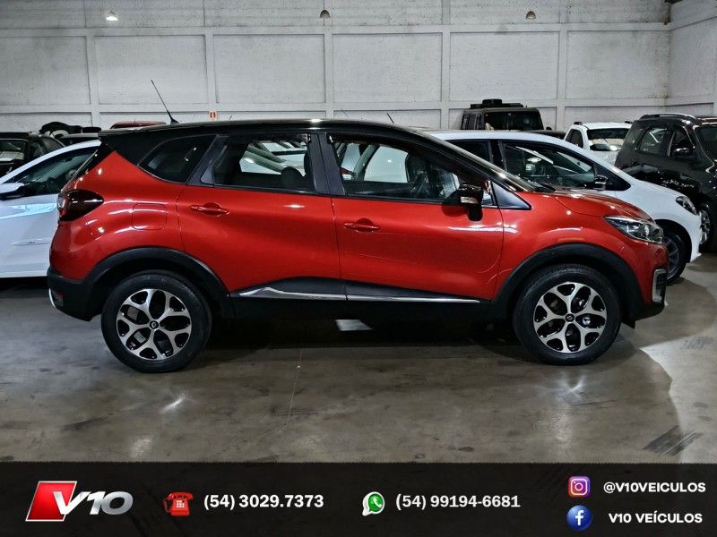 RENAULT CAPTUR 1.6 16V SCE ZEN 2017/2018 V10 VEÍCULOS CAXIAS DO SUL / Carros no Vale