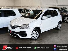 TOYOTA ETIOS 1.5 XS 16V 2017/2018 V10 VEÍCULOS CAXIAS DO SUL / Carros no Vale