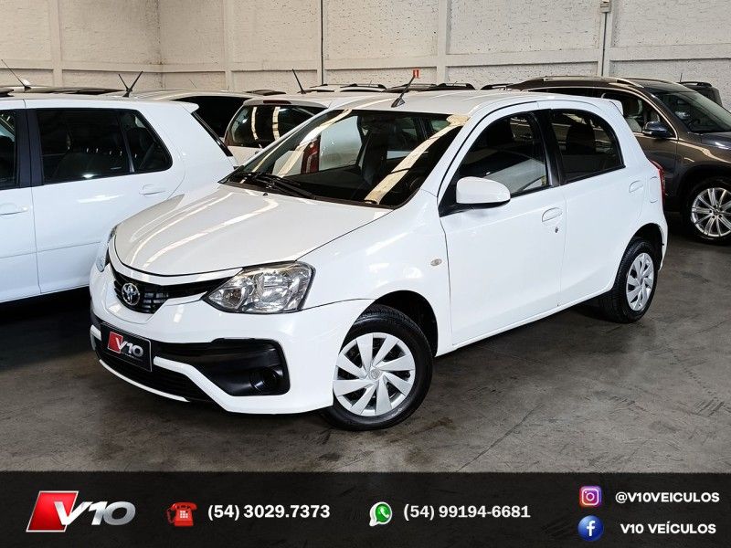 TOYOTA ETIOS 1.5 XS 16V 2017/2018 V10 VEÍCULOS CAXIAS DO SUL / Carros no Vale