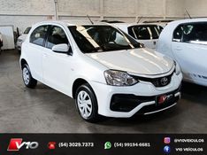 TOYOTA ETIOS 1.5 XS 16V 2017/2018 V10 VEÍCULOS CAXIAS DO SUL / Carros no Vale