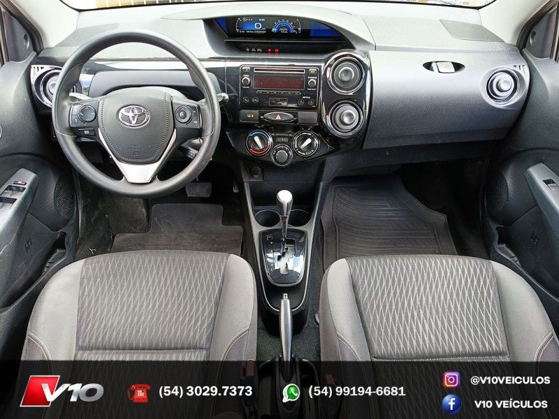 TOYOTA ETIOS 1.5 XS 16V 2017/2018 V10 VEÍCULOS CAXIAS DO SUL / Carros no Vale