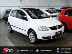 VOLKSWAGEN FOX 1.0 MI PLUS 8V 2004/2005 V10 VEÍCULOS CAXIAS DO SUL / Carros no Vale