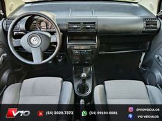 VOLKSWAGEN FOX 1.0 MI PLUS 8V 2004/2005 V10 VEÍCULOS CAXIAS DO SUL / Carros no Vale