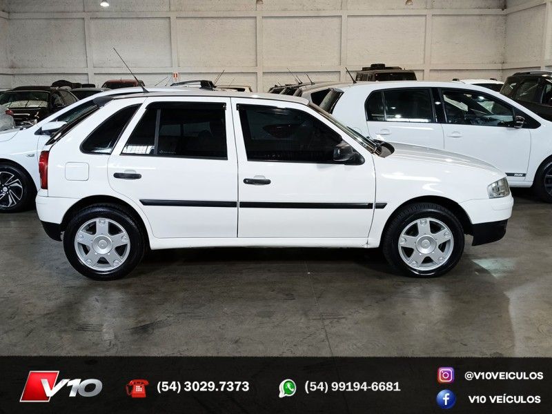 VOLKSWAGEN GOL 1.6 MI POWER 8V G.IV 2005/2006 V10 VEÍCULOS CAXIAS DO SUL / Carros no Vale