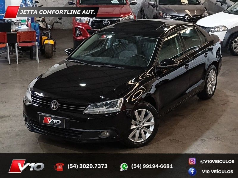 VOLKSWAGEN JETTA 2.0 COMFORTLINE TIPTRONIC 2011/2012 V10 VEÍCULOS CAXIAS DO SUL / Carros no Vale
