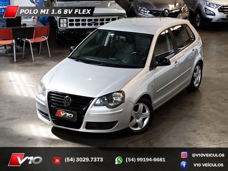 VOLKSWAGEN POLO 1.6 MI 8V 2007/2008 V10 VEÍCULOS CAXIAS DO SUL / Carros no Vale