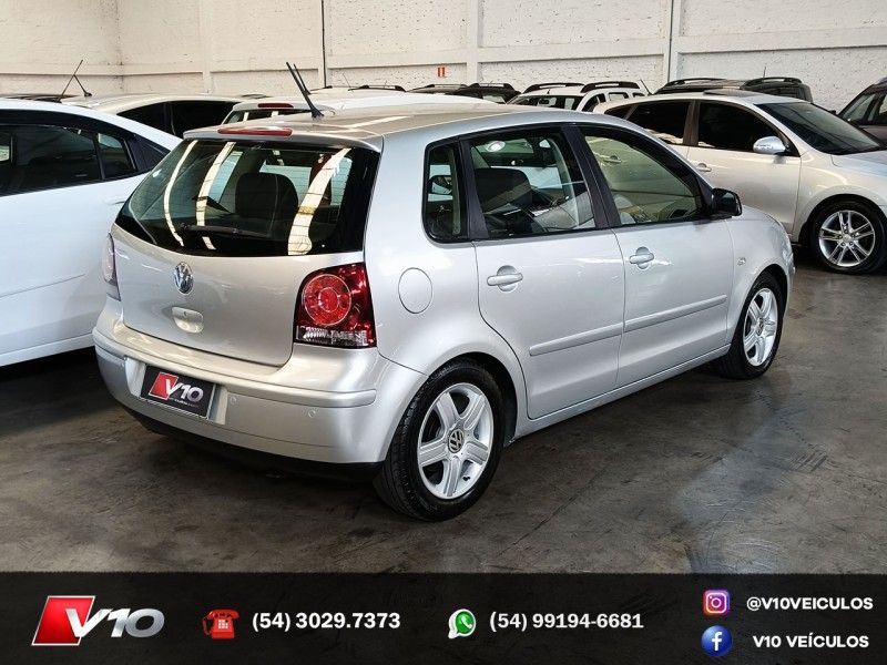 VOLKSWAGEN POLO 1.6 MI 8V 2007/2008 V10 VEÍCULOS CAXIAS DO SUL / Carros no Vale