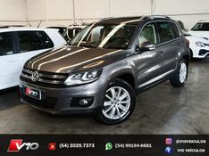 VOLKSWAGEN TIGUAN 2.0 TSI 16V TURBO TIPTRONIC 2011/2012 V10 VEÍCULOS CAXIAS DO SUL / Carros no Vale