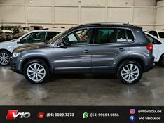 VOLKSWAGEN TIGUAN 2.0 TSI 16V TURBO TIPTRONIC 2011/2012 V10 VEÍCULOS CAXIAS DO SUL / Carros no Vale
