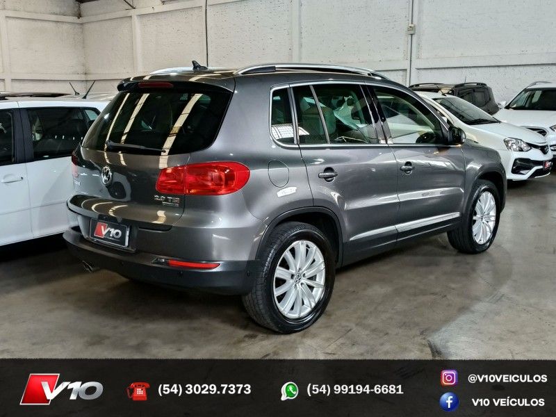 VOLKSWAGEN TIGUAN 2.0 TSI 16V TURBO TIPTRONIC 2011/2012 V10 VEÍCULOS CAXIAS DO SUL / Carros no Vale