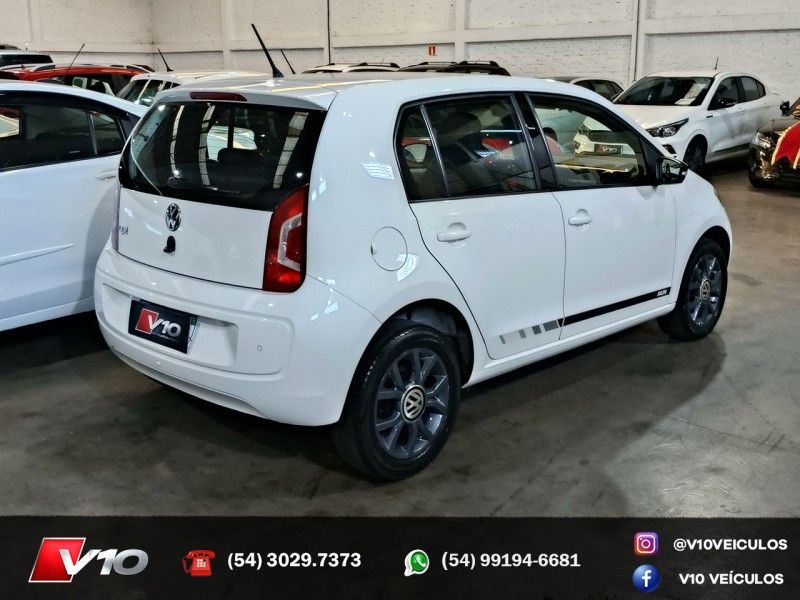 VOLKSWAGEN UP 1.0 MPI RUN UP 12V 2016/2017 V10 VEÍCULOS CAXIAS DO SUL / Carros no Vale