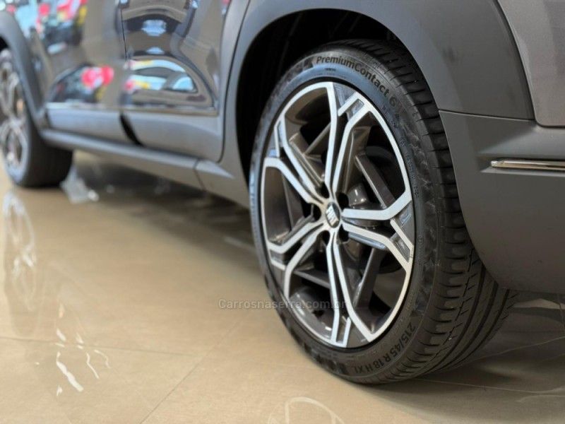 FIAT FASTBACK 1.0 IMPETUS 200 TURBO 2024/2025 LUIGGI AUTOMÓVEIS CARLOS BARBOSA / Carros no Vale