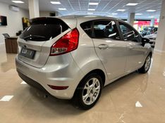 FORD FIESTA 1.5 SE HATCH 16V 2014/2015 LUIGGI AUTOMÓVEIS CARLOS BARBOSA / Carros no Vale