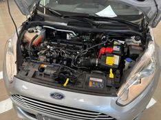 FORD FIESTA 1.5 SE HATCH 16V 2014/2015 LUIGGI AUTOMÓVEIS CARLOS BARBOSA / Carros no Vale
