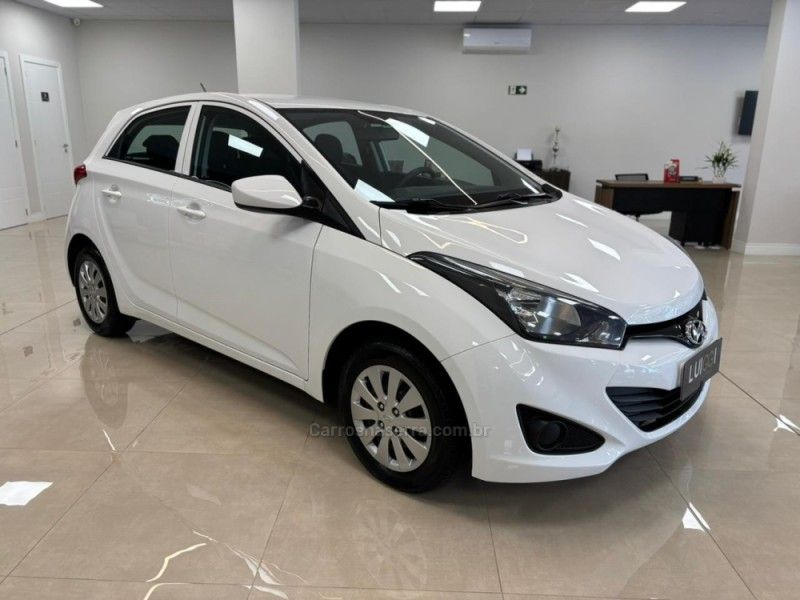 HYUNDAI HB20 1.0 COMFORT PLUS 12V TURBO 2015/2015 LUIGGI AUTOMÓVEIS CARLOS BARBOSA / Carros no Vale HYUNDAI HB20 1.0 COMFORT PLUS 12V TURBO 2015/2015 LUIGGI AUTOMÓVEIS CARLOS BARBOSA / Carros no Vale