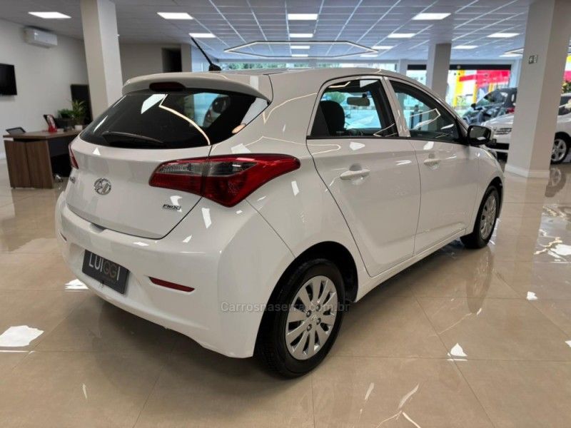 HYUNDAI HB20 1.0 COMFORT PLUS 12V TURBO 2015/2015 LUIGGI AUTOMÓVEIS CARLOS BARBOSA / Carros no Vale HYUNDAI HB20 1.0 COMFORT PLUS 12V TURBO 2015/2015 LUIGGI AUTOMÓVEIS CARLOS BARBOSA / Carros no Vale